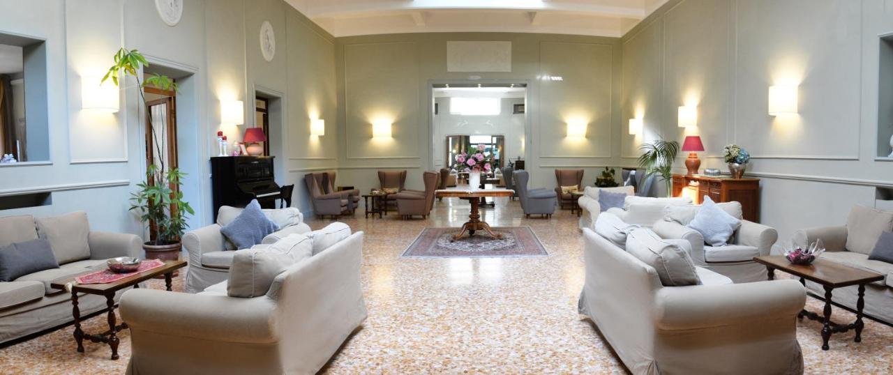 Hotel Touring Wellness & Beauty Ф'юджі Екстер'єр фото